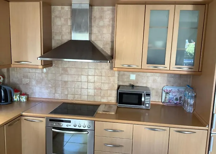 Lovely And Sunny 300m From Beach!! Apartament Peraía
