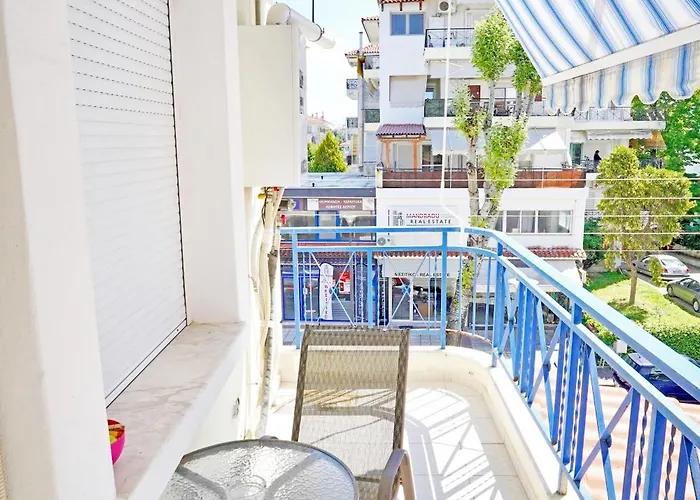 Lovely And Sunny 300m From Beach!! Apartament Peraía