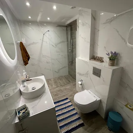 Lovely And Sunny 300m From Beach!! Appartement Peraía