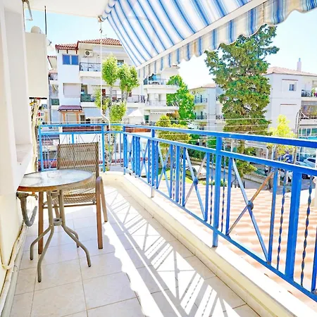 Lovely And Sunny 300m From Beach!! *