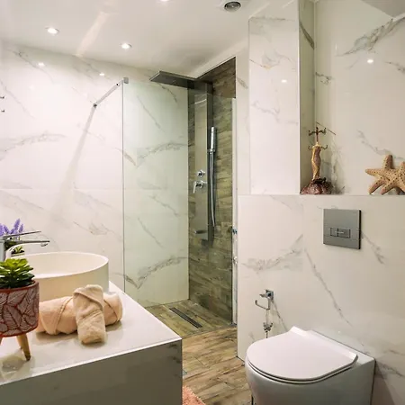 Lovely And Sunny 300m From Beach!! Peraía