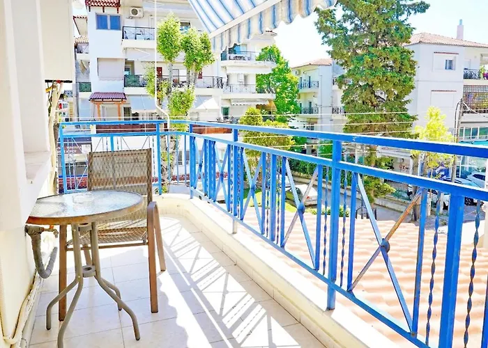 Lovely And Sunny 300m From Beach!! *