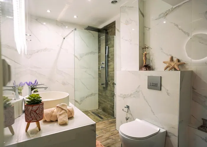 Lovely And Sunny 300m From Beach!! Peraía