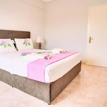 Διαμέρισμα Lovely And Sunny 300m From Beach!! Περαία