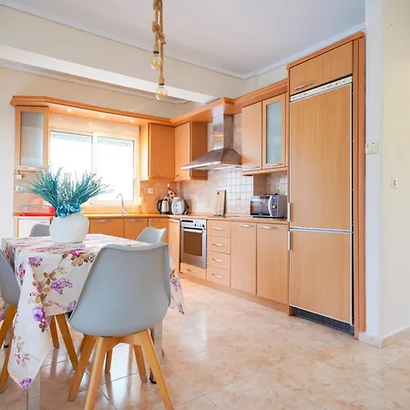 Lovely And Sunny 300m From Beach!! * Peraía