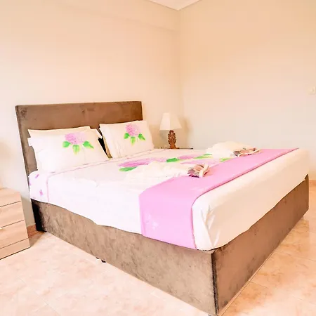 Διαμέρισμα Lovely And Sunny 300m From Beach!!
