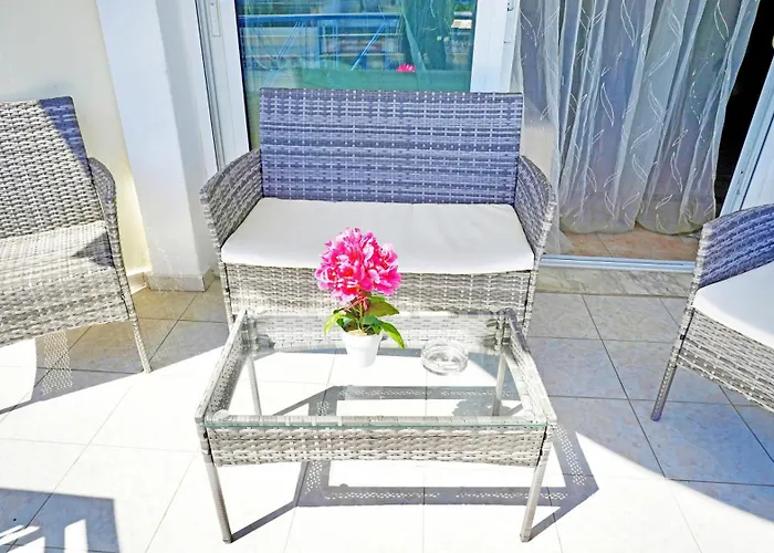 Apartmán Lovely And Sunny 300m From Beach!! *