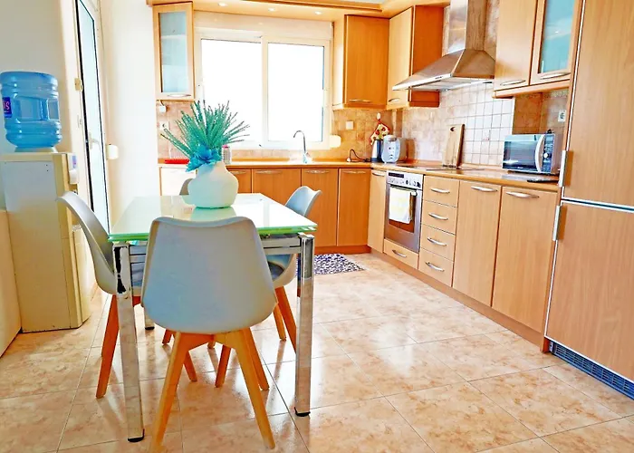 Apartmán Lovely And Sunny 300m From Beach!! *