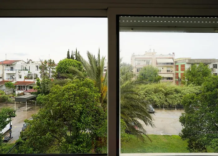 Lovely And Sunny 300m From Beach!! *