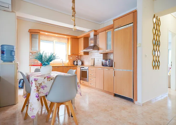 Lovely And Sunny 300m From Beach!! * Peraía